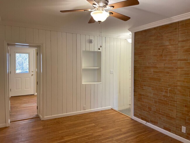 Building Photo - Private 4 Bedroom 1 Bathroom Townhome in East Hempfield Township!