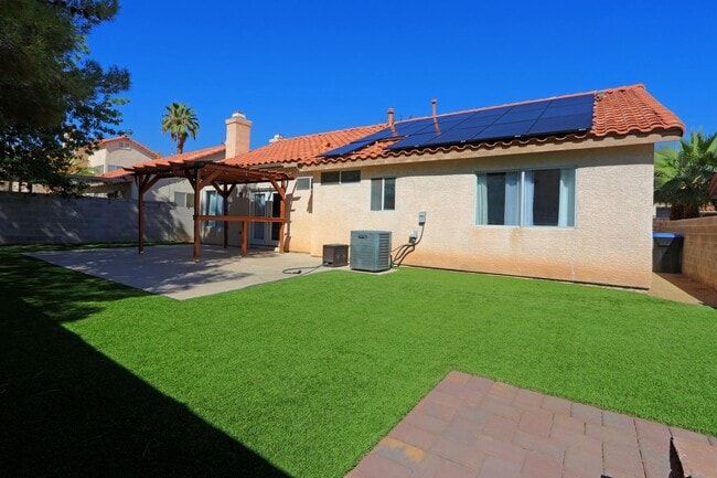 Building Photo - 1521 Desert Ridge Ave