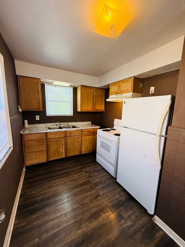 Building Photo - Spacious 3 Bedroom Rental!