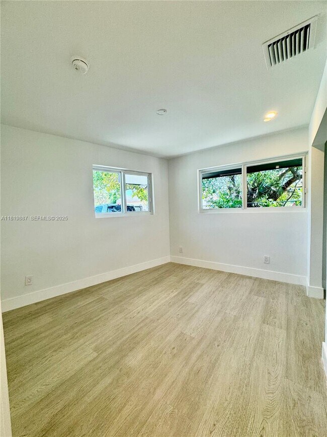 Building Photo - 111 NW 7th Ave