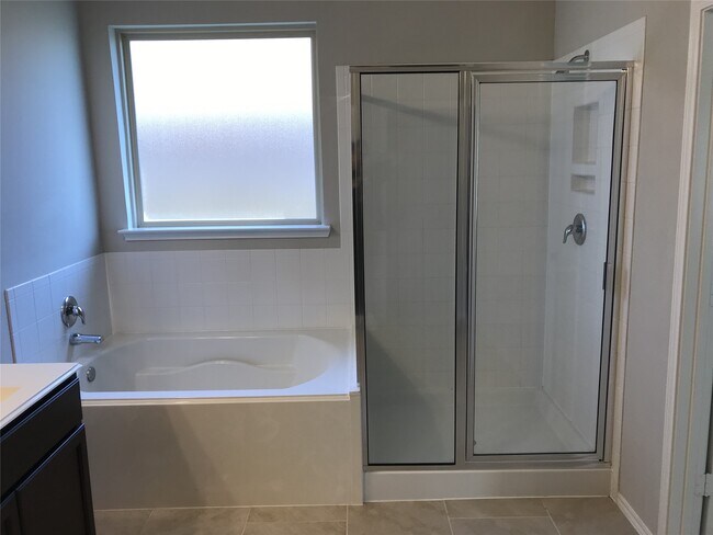 Building Photo - 4427 Aversa Dr
