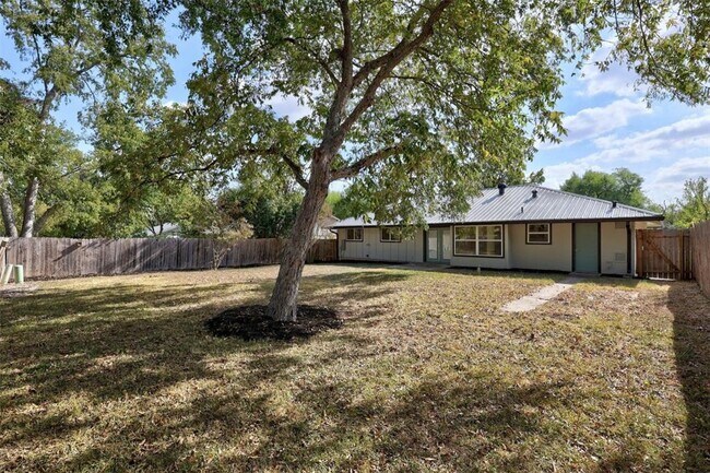 Building Photo - 1000 Cripple Creek Dr