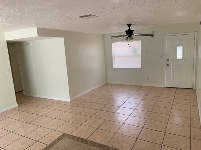 Building Photo - 3 Bed/2 Bath Home in Corrine Terrace - Great Location, Walk to Baldwin Park!