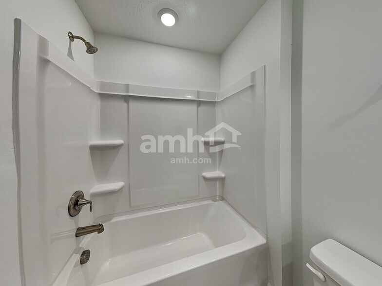 Building Photo - 16644 Cheyanne Ct