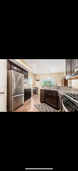 Building Photo - 5884 Bluestone Wy