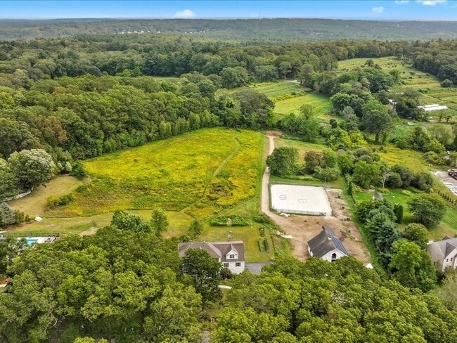 Building Photo - 6 Wood St