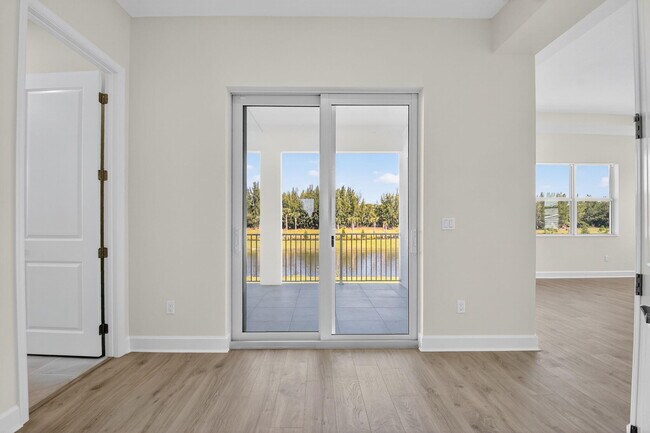 Building Photo - 15120 Wildwood Cir