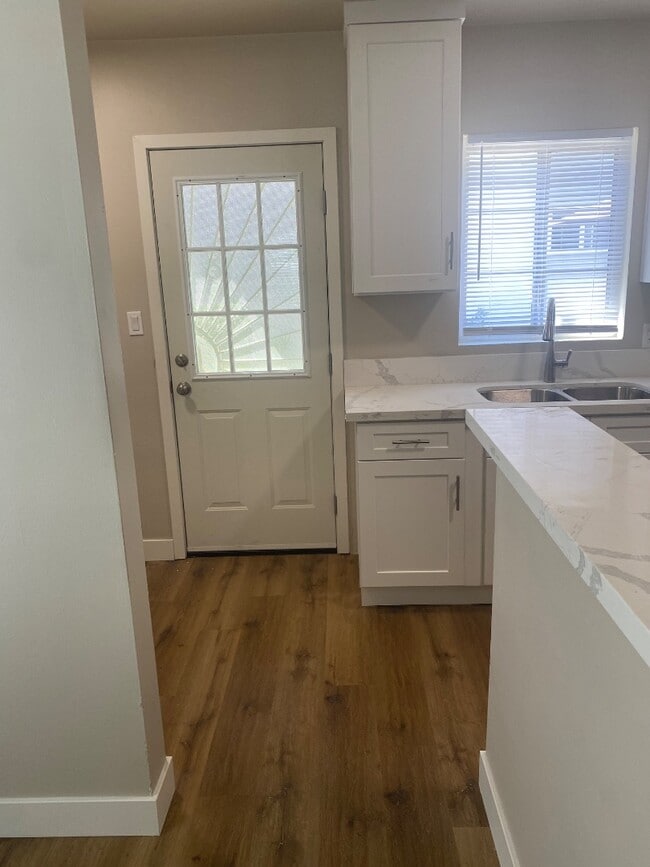 Building Photo - 1728 W 150th St