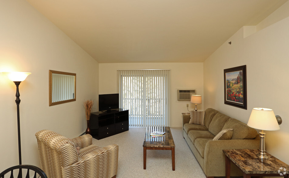 Living room - Southbrook Manor for Active Adults 55+