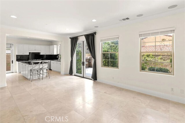 Building Photo - 61 Shade Tree