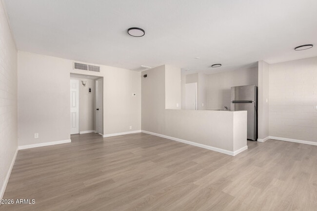 Building Photo - 405 S Priest Dr