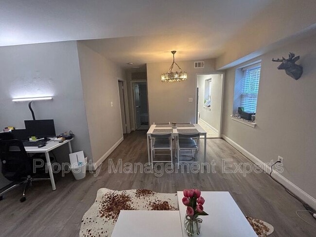 Building Photo - 1322 Fort Myer Dr