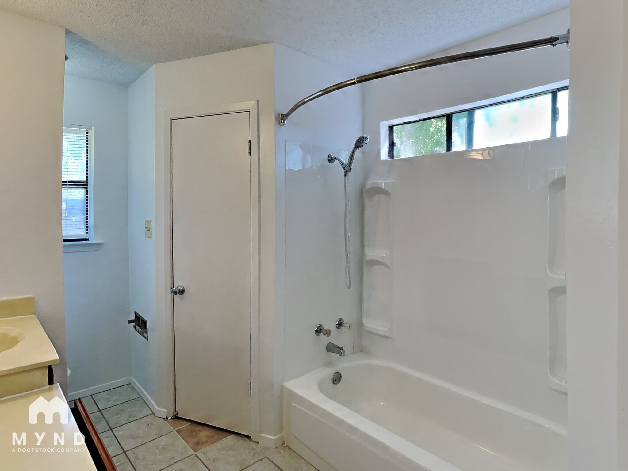 Building Photo - 1107 Peach Tree Cove