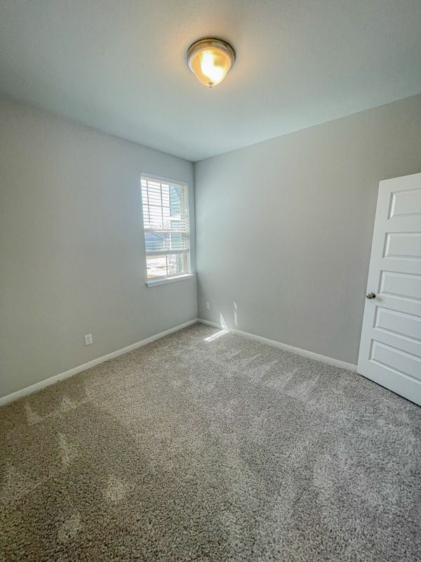 Building Photo - 465 Unforgiven Ln