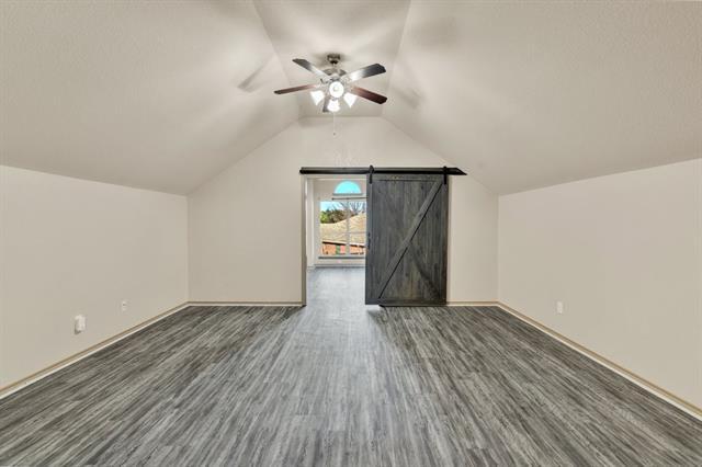 Building Photo - 10913 Middleglen Rd