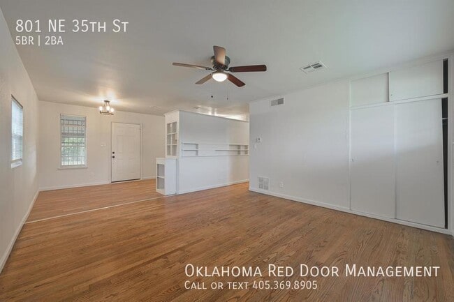 Building Photo - 801 NE 35th St