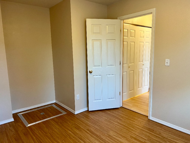 Building Photo - 2515 Lily Dr