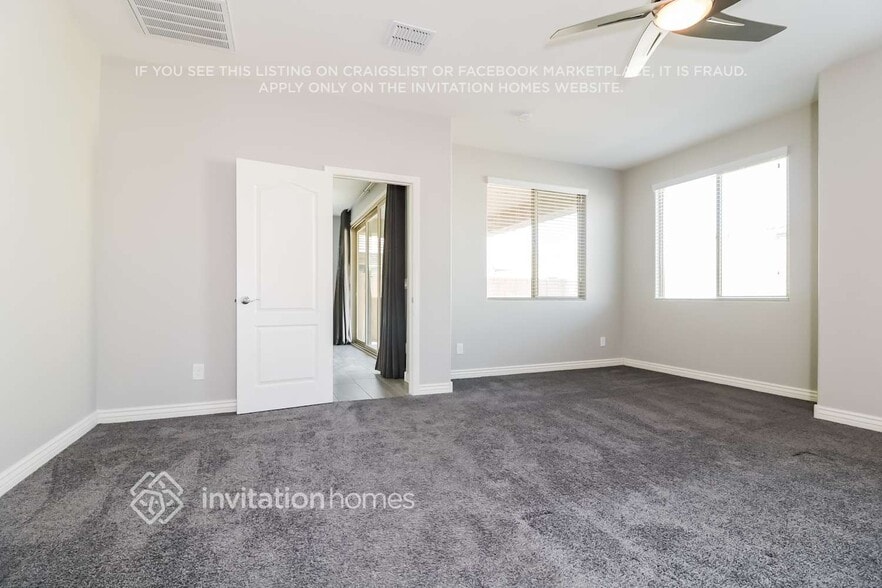 Building Photo - 4044 S 183rd Dr