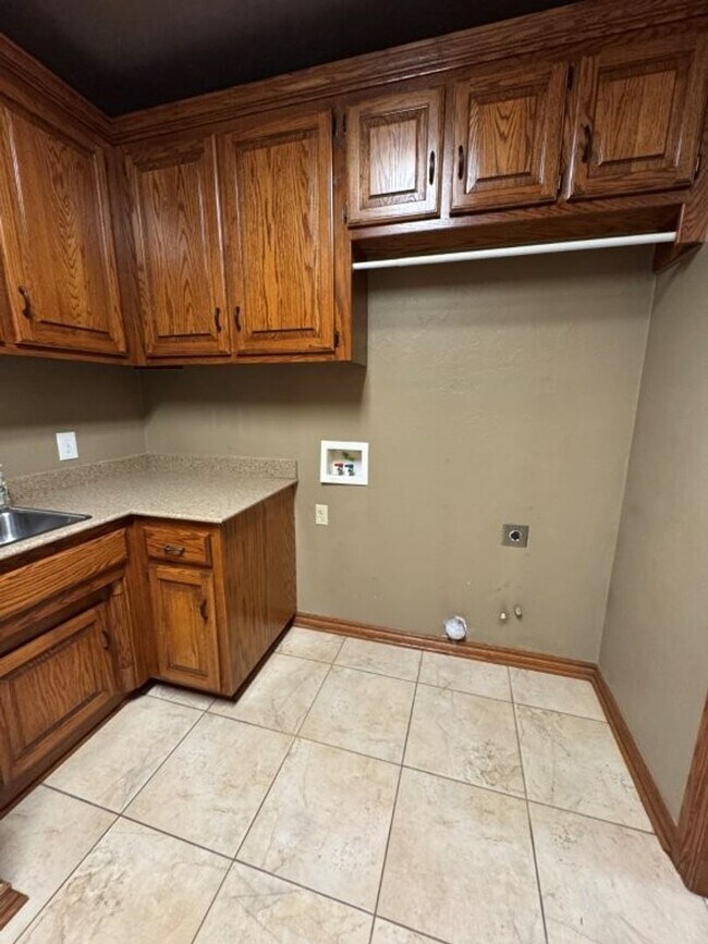 Building Photo - Stunning 3 bed in immaculate community, NO mowing, neighborhood pool, and GATED entry!