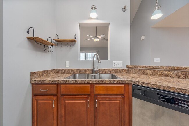 Building Photo - 623 Wyndhurst Dr