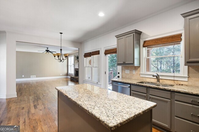 Building Photo - 215 Arthur Hills Dr