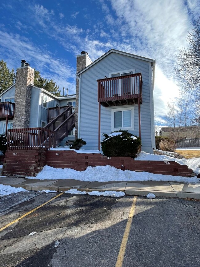 Building Photo - Cozy 2-Bedroom Top Floor Condo at Belmar P...