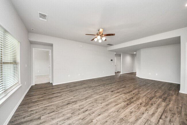 Building Photo - 20715 Southern Wds Blvd