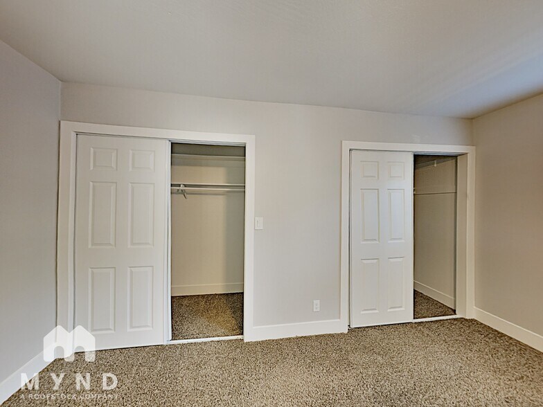 Building Photo - 2428 Drayton Dr