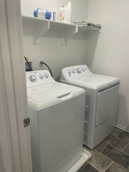 Building Photo - 32846 Crown Point Ln