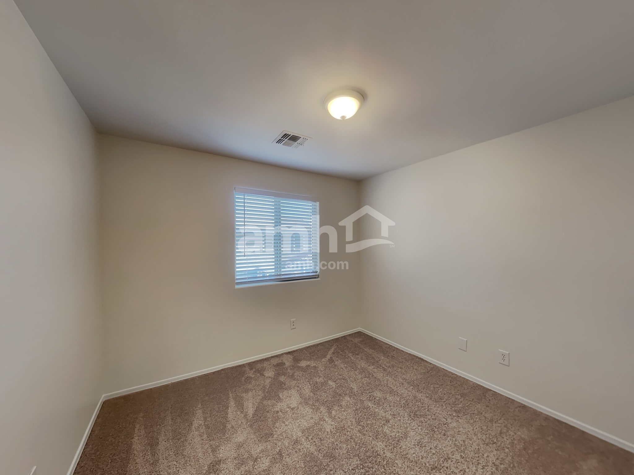 Building Photo - 2865 S Hansen Dr