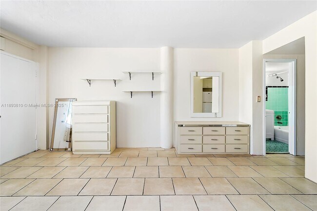 Building Photo - 6484 Indian Creek Dr