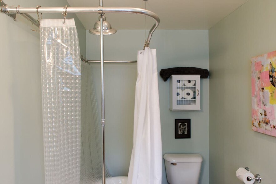 Building Photo - 1523 SE Ankeny St