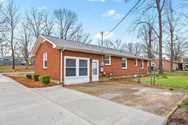Building Photo - 2522 Timberwood Dr