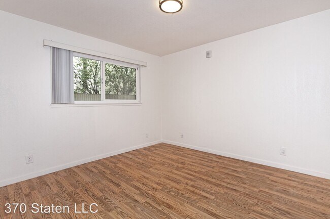 Building Photo - 370 Staten Ave