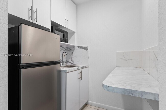 Building Photo - 4201 NW 25th Ave