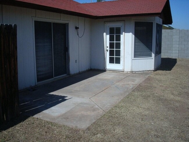 Building Photo - Nice 3 bedroom, 2 bath home in great Chand...