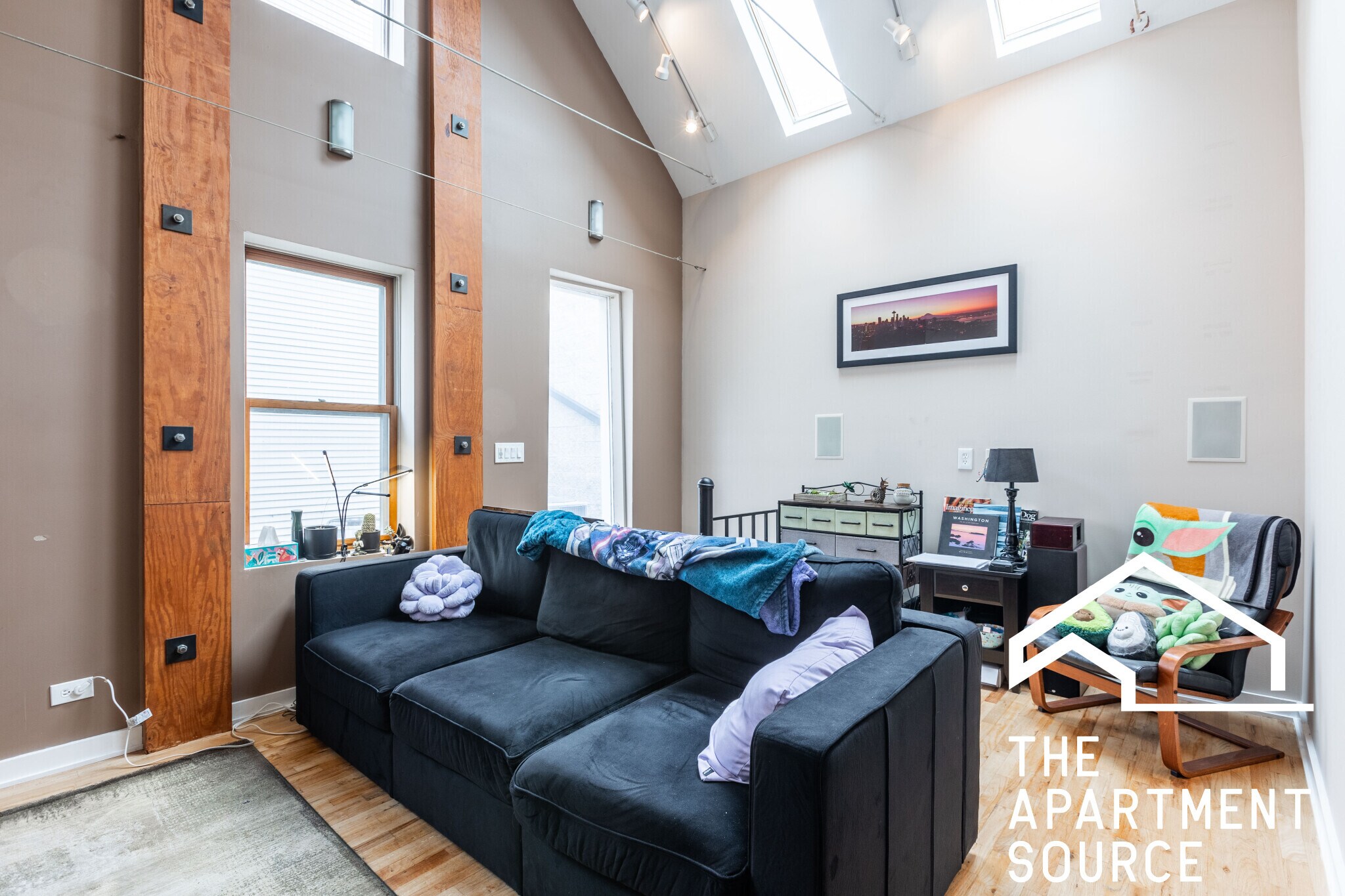 Building Photo - 1939 N Winchester Ave