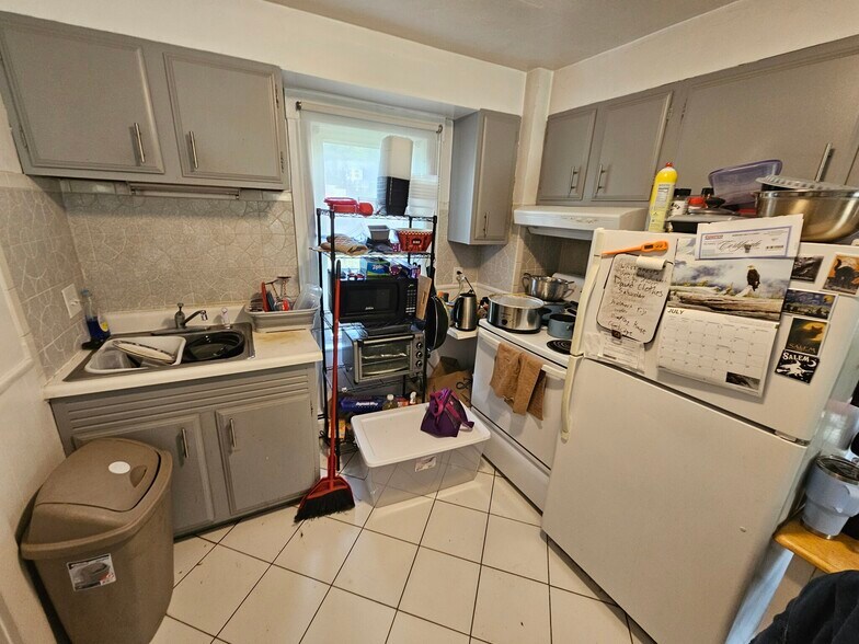 Primary Photo - 80 Bow St