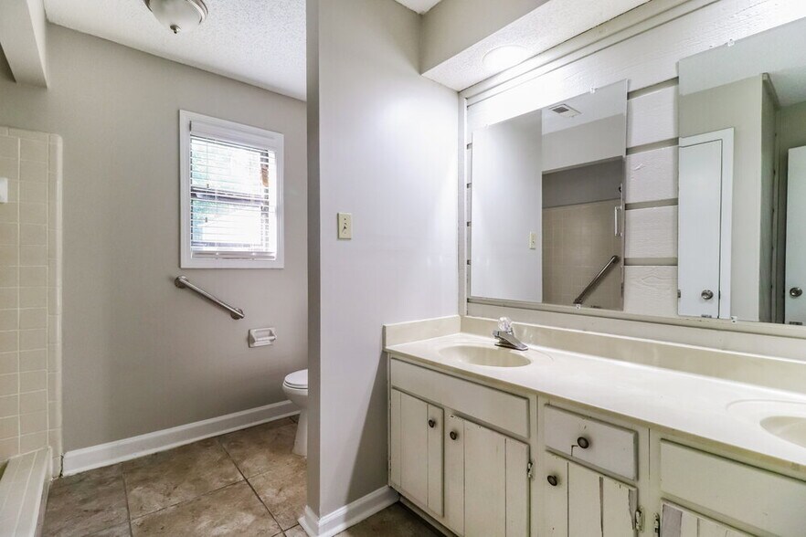 Building Photo - 1407 Sandy Stone Ln