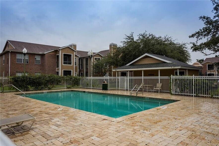 Building Photo - 5600 Devonbriar Way
