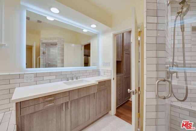 Building Photo - 12219 Octagon St