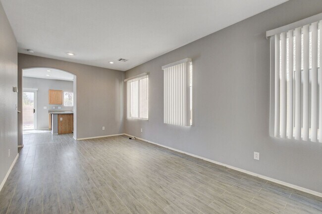 Building Photo - 4 Bedroom Home in the South West / 89139 Area