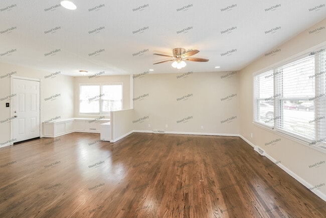 Building Photo - 712 SW 7 St