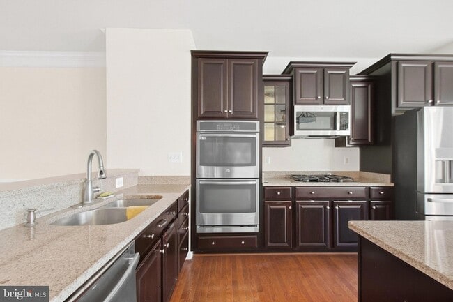 Building Photo - 1443 Occoquan Heights Ct