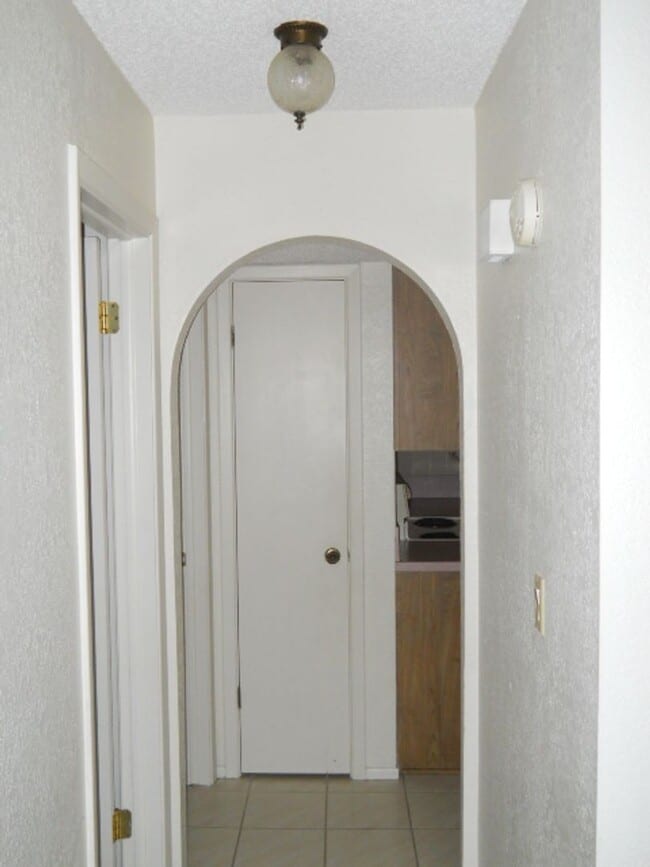 Building Photo - 6247 Spring Hill Dr