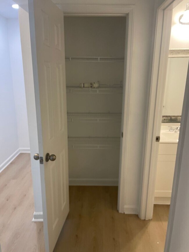 Building Photo - 100 Gibson Park Dr