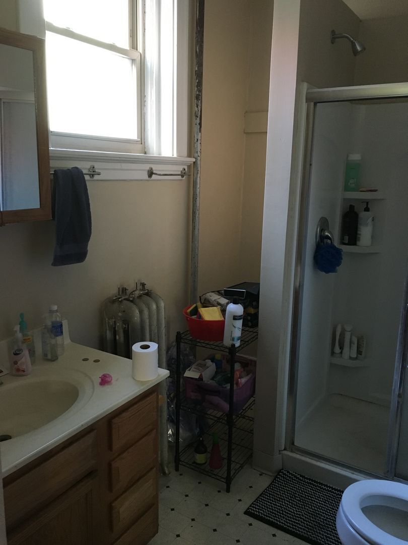 Building Photo - 2314 Ravine St