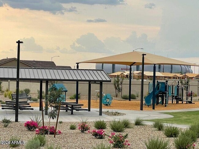 Building Photo - 8926 W Oregon Ave