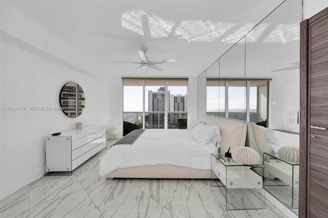 Building Photo - 1830 S Ocean Dr
