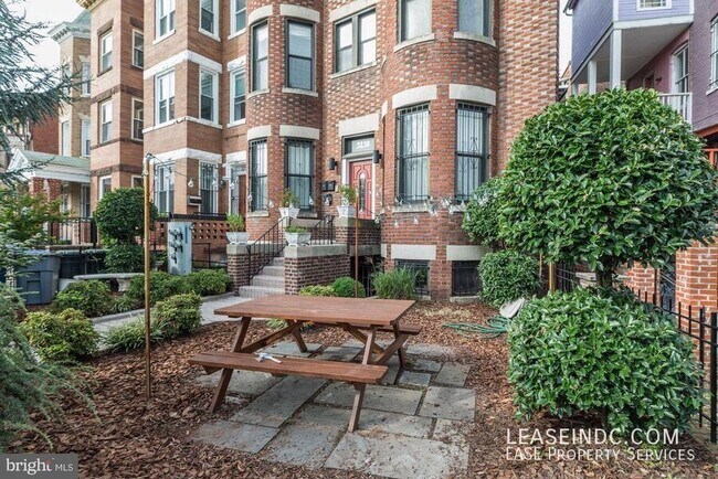 Building Photo - 3238 13th St NW